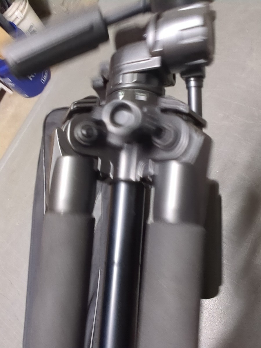 その他 Velbon Carmagne 540EL + PH-250B Velbon EL Carmagne 530 Carbon Fiber Tripod with PH-250B 3-Way