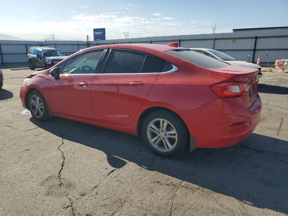 Vidrio de ventilación de puerta trasera izquierda usado se adapta a: Chevrolet Cruze VIN B 2017 4º dígito N Foto 2 de 4