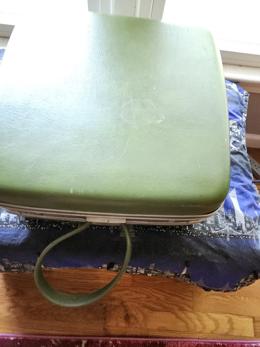 Vintage 1960s Samsonite Silhouette AVOCADO OVERNIGHTER