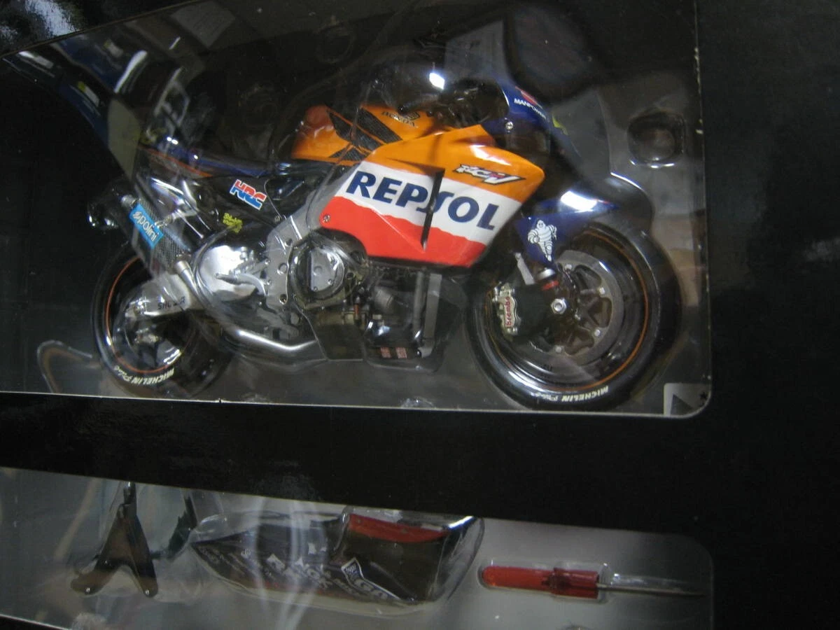 Tamiya Masterwork Collection Honda Repsol RC211V 2002 MotoGP V