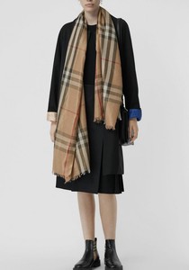 burberry camel scarf