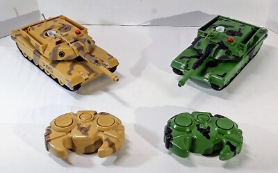 Interactive Toys Concepts Tank R/C Remote Control Battling Tanks Sound And Smoke