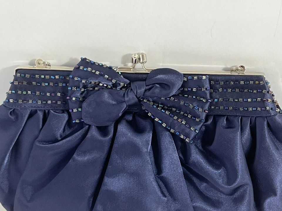 Vintage. La Sera By Franchi Beautiful Beaded Blue Hand Purse - Image 2 of 4