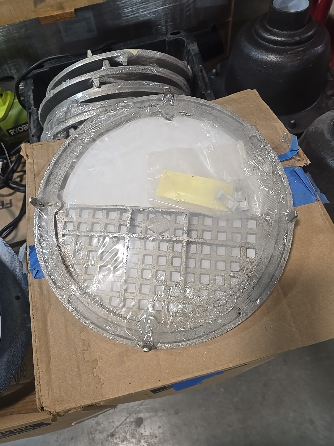 J.R. Smith sani-ceptor  porcelain enamel sanitary floor Sink W/ Cover 3060Y04-10