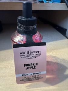 Wallflowers - Refill- White Barn - Pumpkin Apple - New Sealed