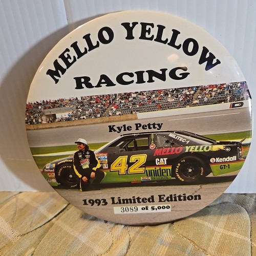 6" #42 KYLE PETTY MELLO YELLOW RACE BUTTON 1993 LE #3089/5,000 (NOT PERFECT) - Picture 17 of 17
