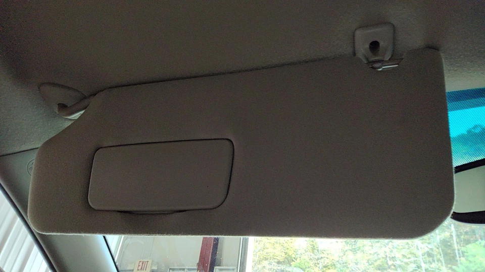 Parasol interior lado conductor Toyota Sienna LH 2011-2014 bisque-42 Foto 2 de 3