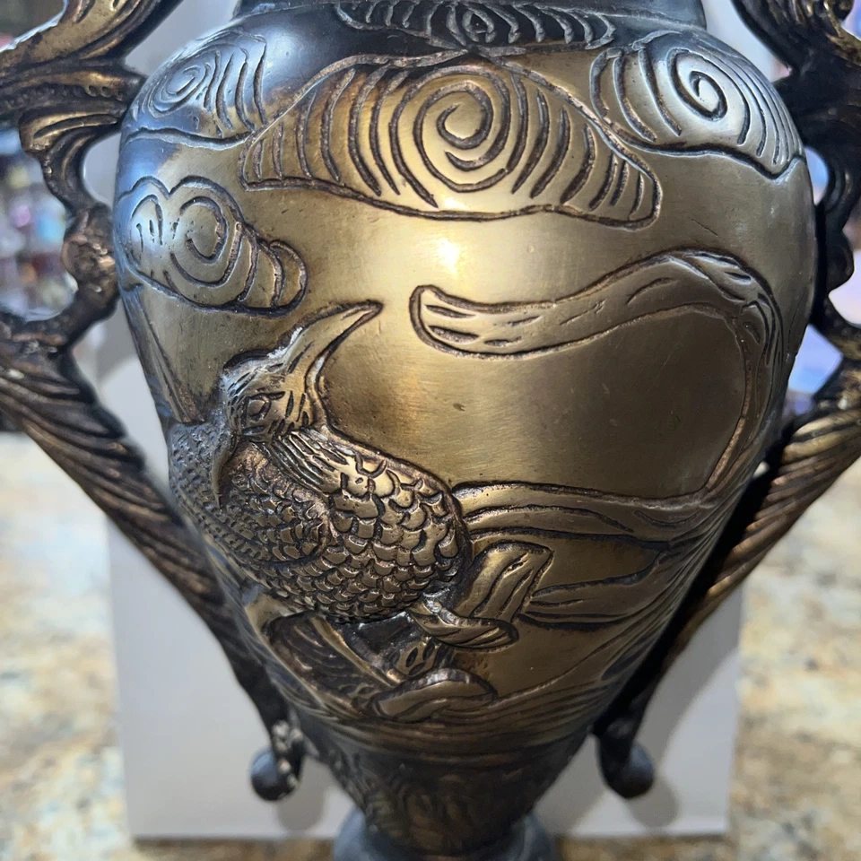 JARRÓN CHINO ANTIGUO BRONCE MACIZO ALTO RELIEVE DOBLE MANGO DECORADO CON PÁJAROS Foto 4 de 4