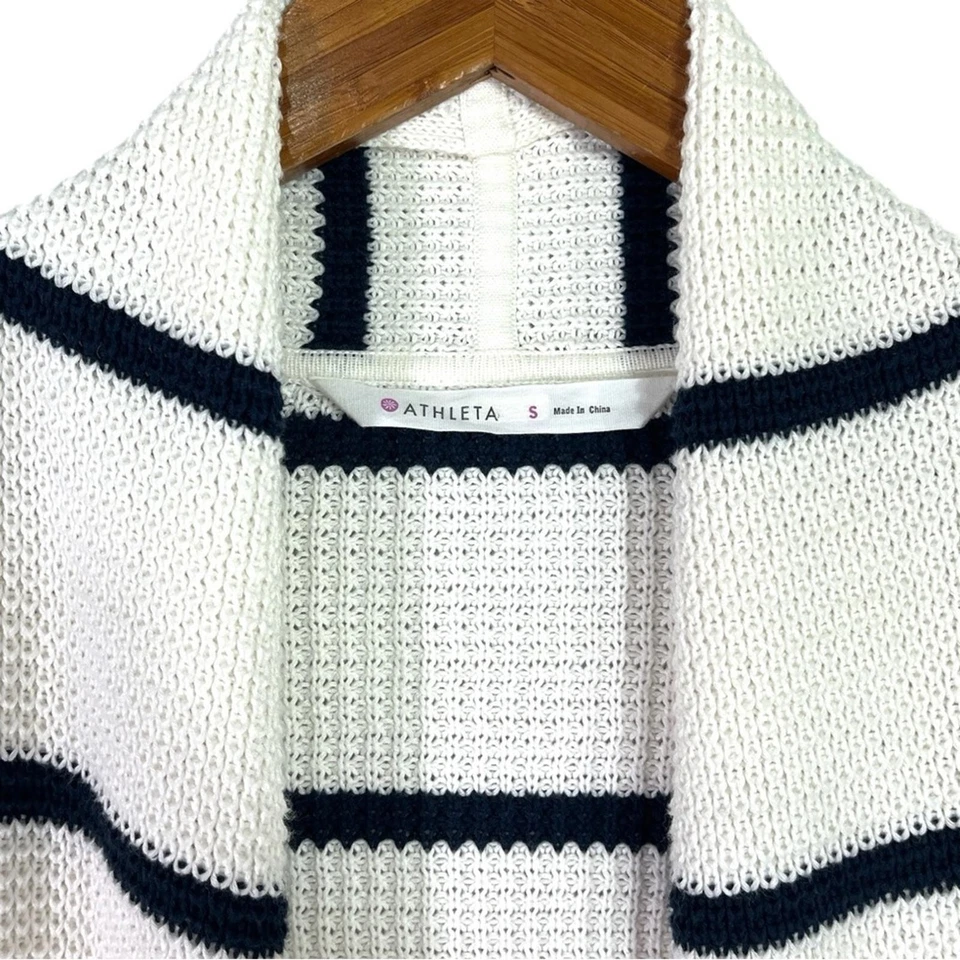 Suéter Cárdigan Largo Athleta Highlands Talla Pequeña en Rayas Blanco/Azul Marino Foto 4 de 4