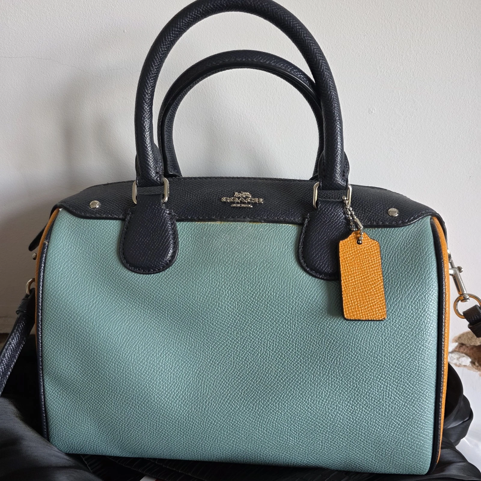 Borsa a mano Coach Mini Bennett in pelle rivestita multicolore tracolla