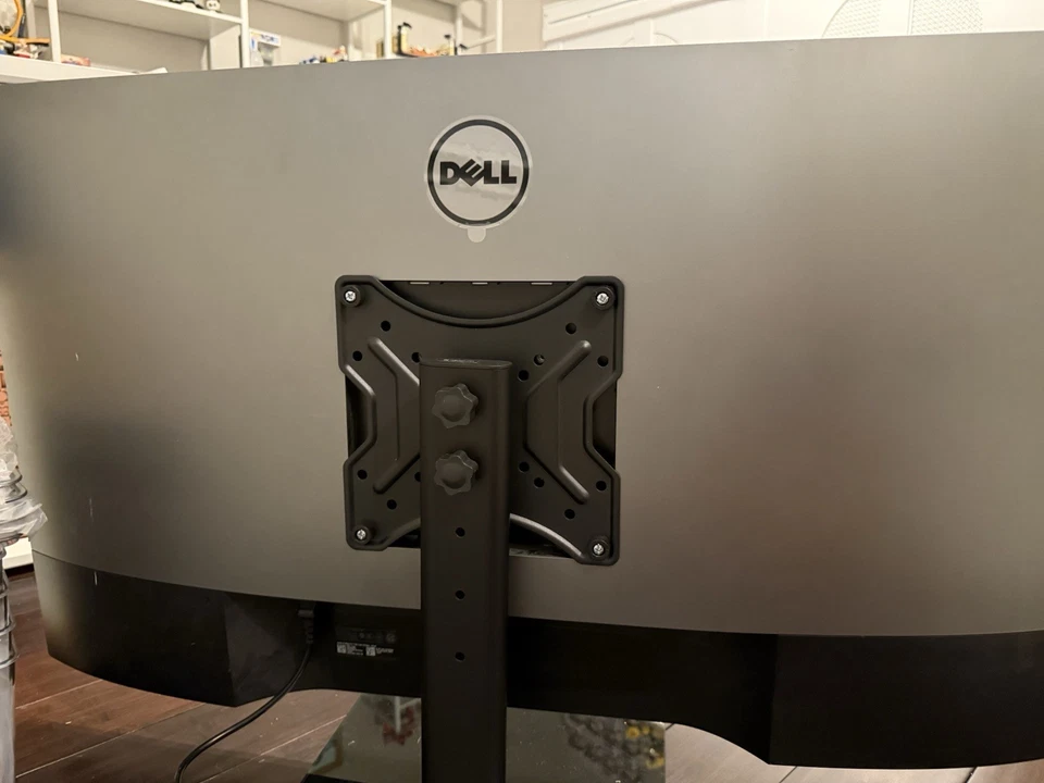 Dell P4317Q 43-inch Ultra 4K Multi-Client Flat Panel Monitor - With Stand - Image 4 of 4