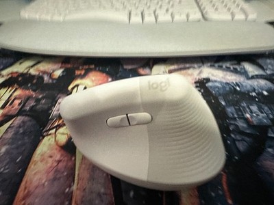 Logitech Lift Wireless Vertical Mouse for Mac | Bluetooth