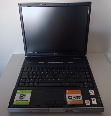 HP Pavillion ZE2000Notebook  Hewlett Packard 14'' Display ( 1521 )