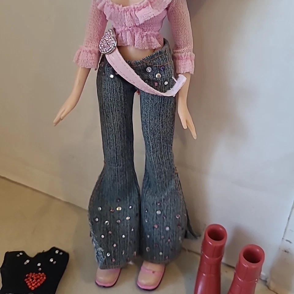 Bratz Sweetheart Meygan Doll 1st Edition 2003 Used MGA Sweet Heart Near Complete - Image 3 of 4