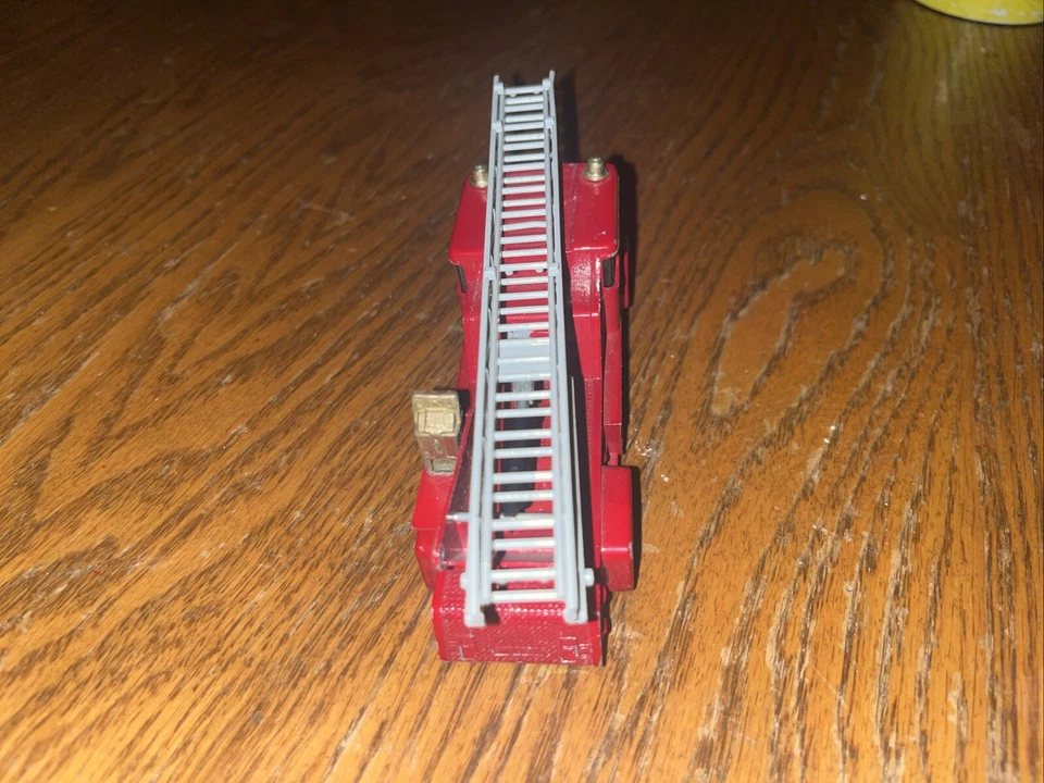 Vintage Matchbox - King Size - #K-15 MERRYWEATHER FIRE ENGINE - Image 4 of 4