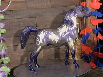 Hartland Model Horse Regal Arab Glossy Ghostly Dark Grey Iridescent Purple CM=)