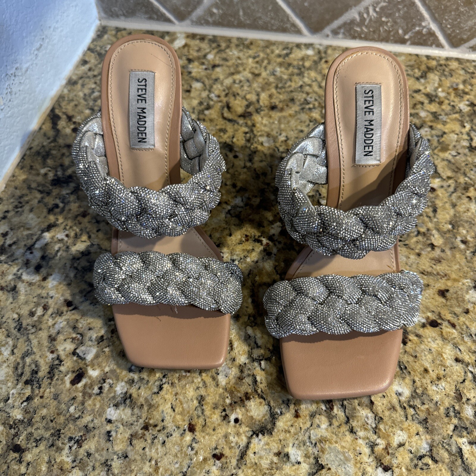 Steve Madden Sandalo Con Tacco Per Donna - Modello Collette - Punta Quadrata, Tacco A Spillo, Dettagli In Strass