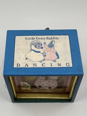 Dancing musical little grey rabbit - Trousselier - Kikou Concept Store