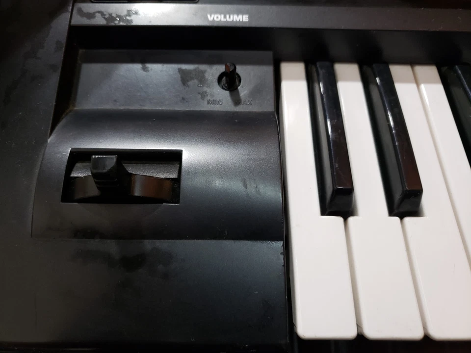 SIN PROBAR - Estación de trabajo Roland GW-8 - Teclado/sintetizador electrónico de 61 teclas Foto 2 de 4