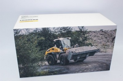 AT 3200200 Liebherr Radlader 1:32  Lader  L 546 G8  Spur 1 NEU OVP  