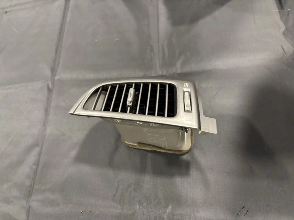 03-07 LEXUS LX470 RIGHT PASSENGER CENTER DASH VENT TRIM 04 05 06 2003 2004 2005 - Image 3 of 4