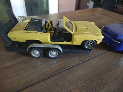 Chevy SSR 1:18 scale diecast w/ 70 Chevy Nova w Trailer cars 3 piece set - Picture 11 of 12