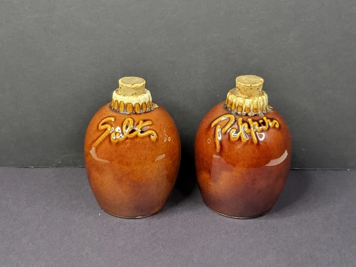 Vintage Hull Pottery Salt & Pepper Shakers Brown Drip USA