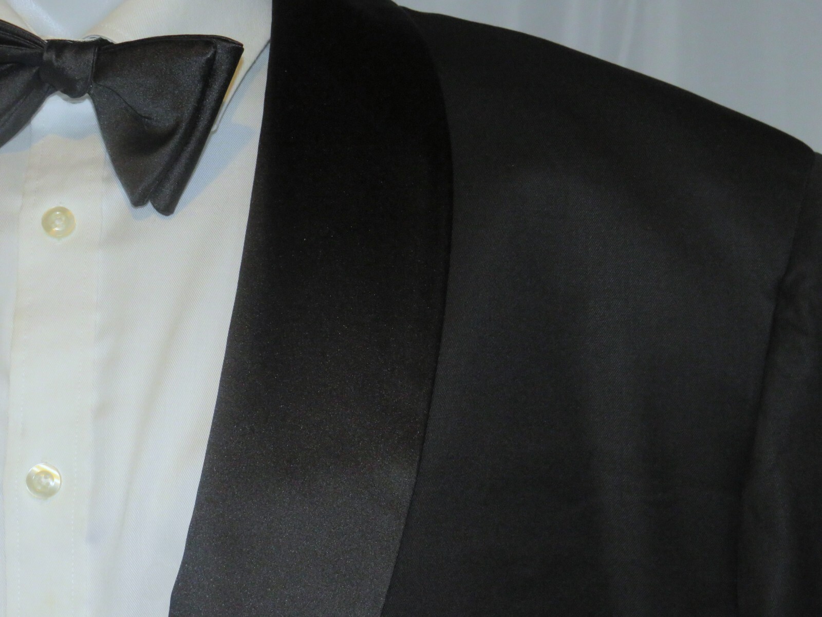 Tom James Bespoke Solid Black One Button Shawl Co… - image 7