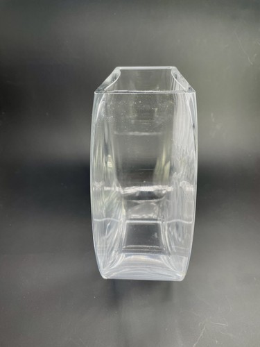 BADASH Handmade Crystal Glass Vase with Parrot and Toucan Frosted Design 9.5x11” - Picture 2 of 13