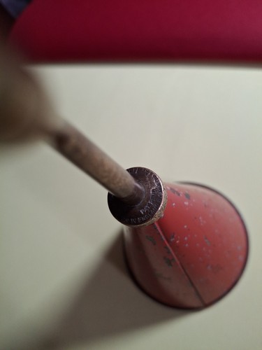 Vintage Valvespout Red Metal Oil Can / Oiler with brass extension applicator. - Bild 3 von 10