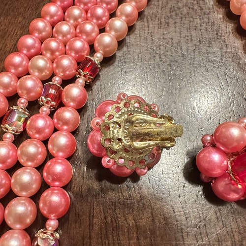 Japan 1950-60's Four Strand Pink & Red Glass Bead Necklace Earrings Set - Picture 4 of 6
