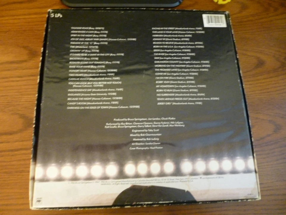 Bruce Springsteen & the E Street Band - Live 1975-85  5 LPs - Columbia  C5X40558 - Image 2 of 4