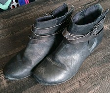 Taos Women's Bolero Ankle Boot Black Leather Zip Up Sz. 8.5