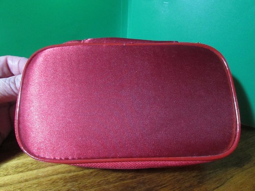 NEW/unused ESTEE LAUDER red cosmetic zippered pouch bag - about 4" x 7" x 2" - Picture 3 of 5