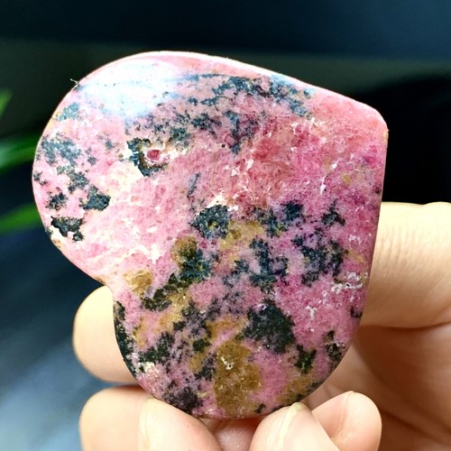 87G Magical natural pink red heart-shaped crystal mineral specimen - Afbeelding 20 van 24