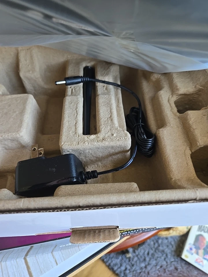 ALURATEK 8” Digital Photo Frame * Brand New  - Image 4 of 4