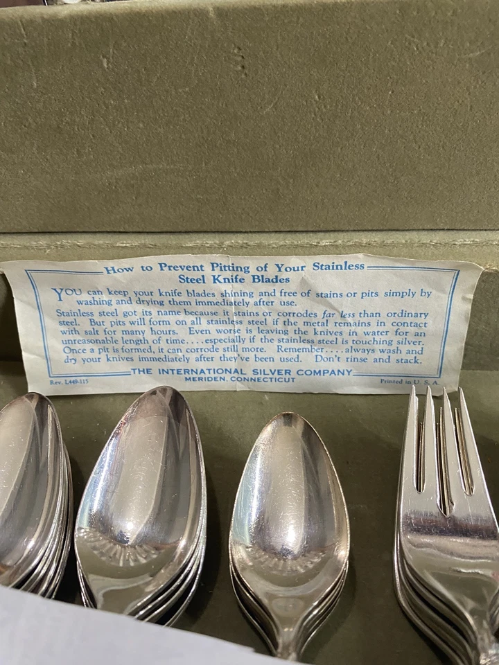 vintage75pcs 1847 rogers brothers reflection silverplate with case+ center plate - Image 4 of 4