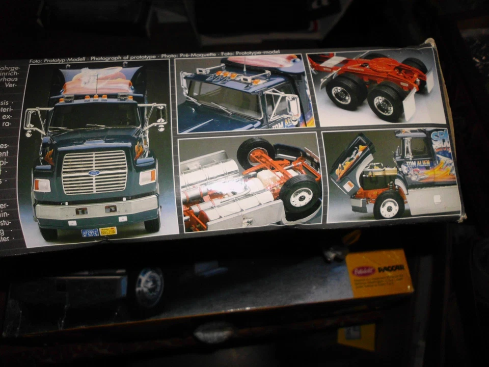 Revell 07521 kit Ford Aeromax 106 1:24 space division tom alien - Immagine 2 di 4