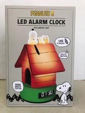 Peanuts Snoopy on doghouse LED Alarm Clock with ambient light digital NEW in Box