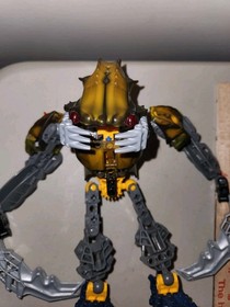LEGO BIONICLE GLATORIAN TARIX 8981 & 8918 Barraki Carapar Parts Lot Incomplete