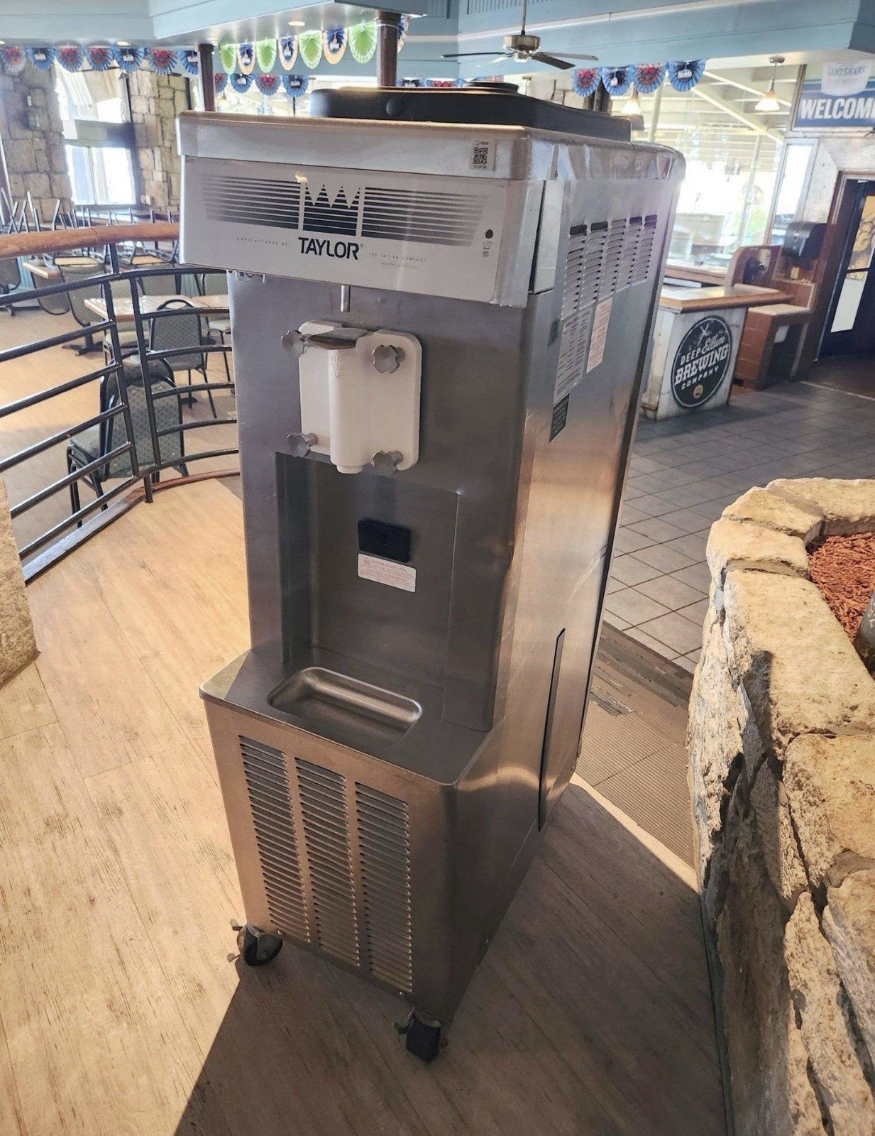 Taylor 358-33 Thick Shake Freezer, One Flavor, Air Cooled, Gravity Fed, 3 Phase