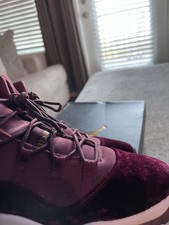 retro 11 maroon