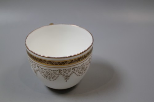 Elegant Hancocks China Hanley Coffee or Tea Set with Greek Key border, gilt rim - Picture 7 of 12