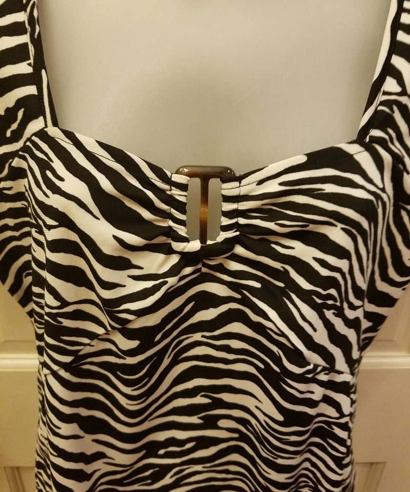 Черно-белая зебра Nine & Company квадратная с замочной скважиной вырезом на шее эластичная крупная - Изображение 2 из 4