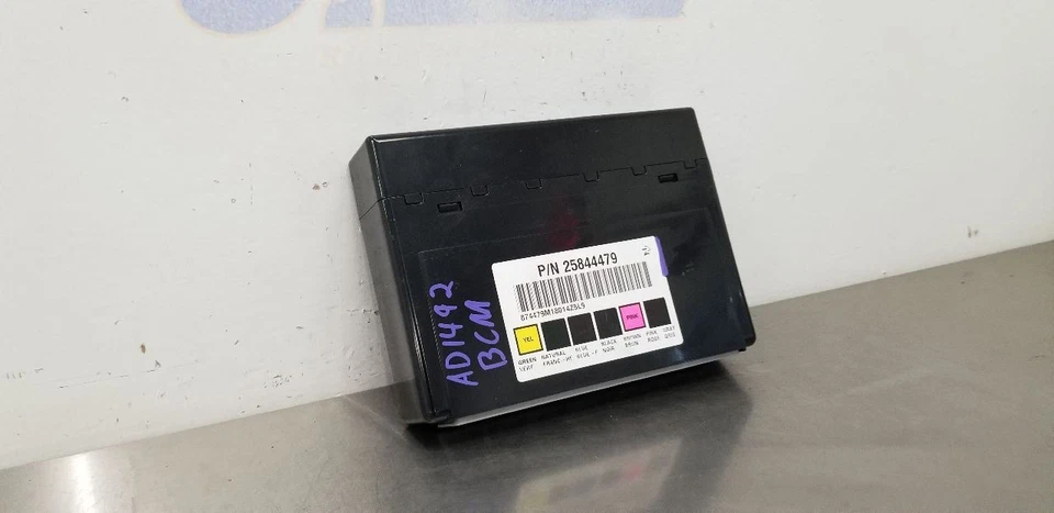 08 MÓDULO DE CONTROL DE CARROCERÍA CHEVY SILVERADO 3500 BCM 25844479 Foto 3 de 4