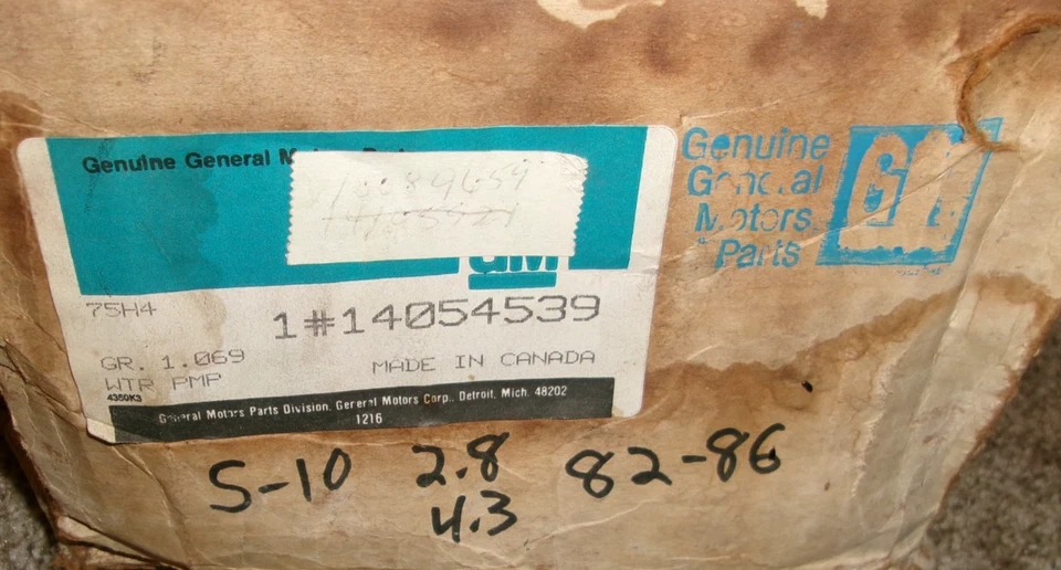 Nuevo NOS GM 1982-86 Chevy S-10 bomba de agua 2.8, 4.3L OEM # 14054539 Blazer, camioneta Foto 4 de 4