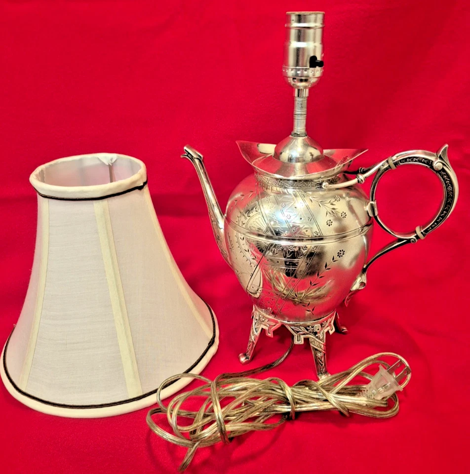 Antigua tetera/cafetera de plata Reed & Barton de la década de 1870 con plato de plata #2765 Foto 3 de 4