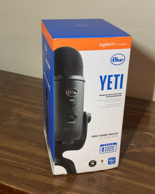 Blue Yeti USB Microphone Mute Button, Headphone Jack, Gain, Stand, Black