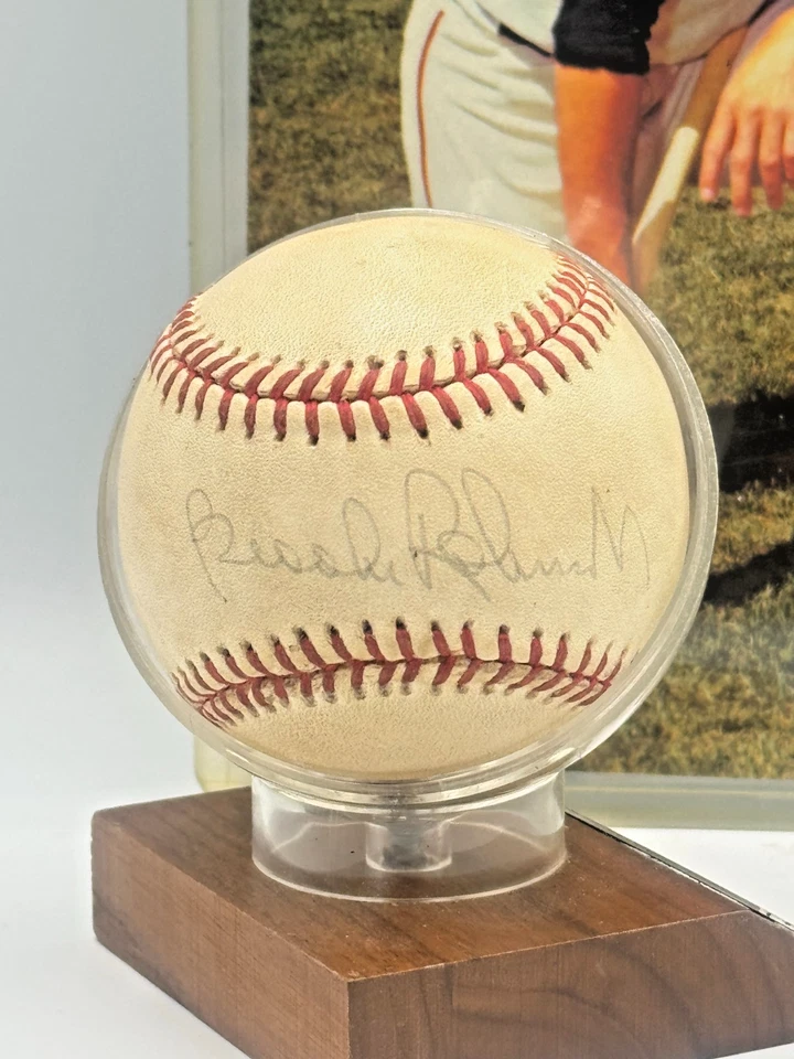 Magnífico conjunto de cómics de béisbol firmado por Brooks Robinson y primera edición Orioles HOF Foto 2 de 4