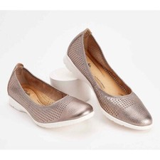 CLARKS NEW Jenette Ease Ballet Flat Metallic Leather Size 8-M 8243 